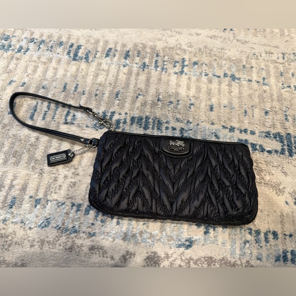 Coach Madison Black Quilted Wristlet Silver Hardware Like New